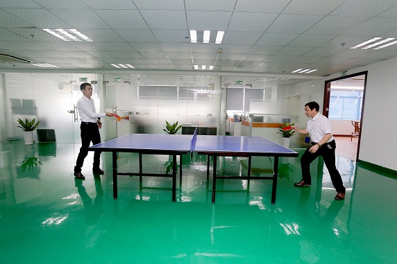 高潔雅喬遷入新居深刻體現(xiàn)了在室內(nèi)空氣治理行業(yè)發(fā)展的前景，目前室內(nèi)空氣污染檢測治理行業(yè)火爆市場大，現(xiàn)加盟除甲醛，室內(nèi)空氣治理，裝修污染治理都是熱門賺錢事業(yè)。