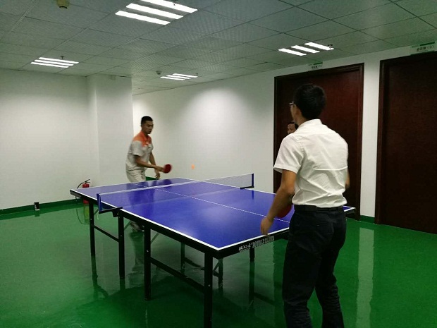 冠軍高經(jīng)理在除甲醛方面是個資深工程師，有很專業(yè)的甲醛檢測治理，室內(nèi)空氣凈化治理，裝修污染治理經(jīng)驗。
