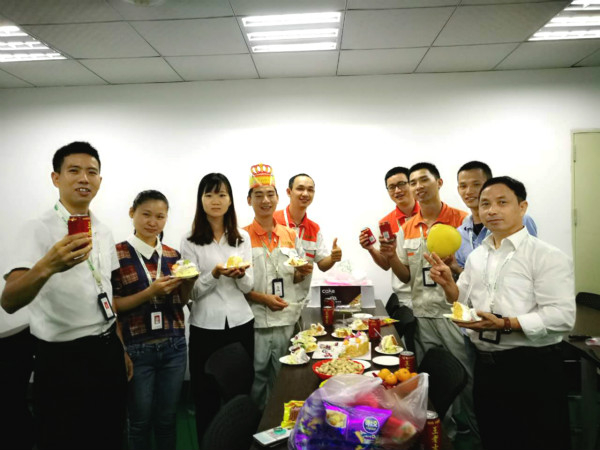 歡樂共慶工程部羅少生日！