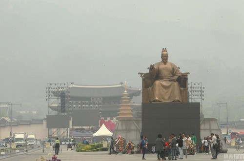 韓國霧霾又怪中國，高潔雅表示真的笑掉大牙啦，高潔雅做室內(nèi)空氣凈化行業(yè)這么多年也是頭一次聽說霧霾還怪他國的。