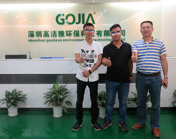高潔雅加盟商魏先生，加盟除甲醛做室內(nèi)空氣污染治理健康事業(yè)，高潔雅全力支持，趕緊加盟我們吧。